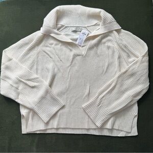NWT Women’s Abercrombie & Fitch Sweater